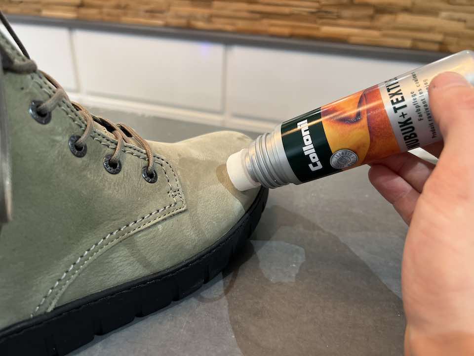 Nubuck schoenen voeden met Collonil Nubuck+Textile