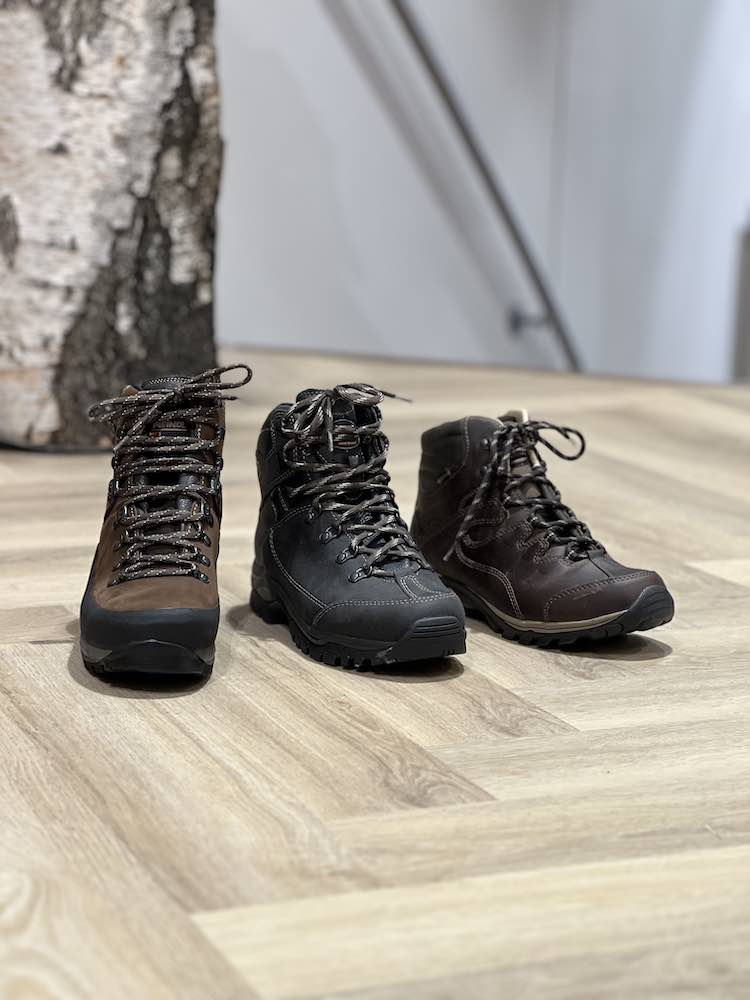 Welke wandelschoenen bij doorgezakte voeten