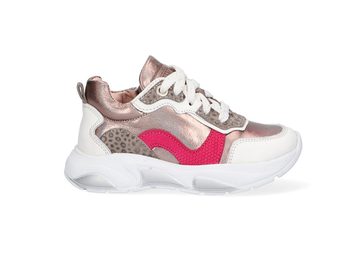 smalle jongensschoenen