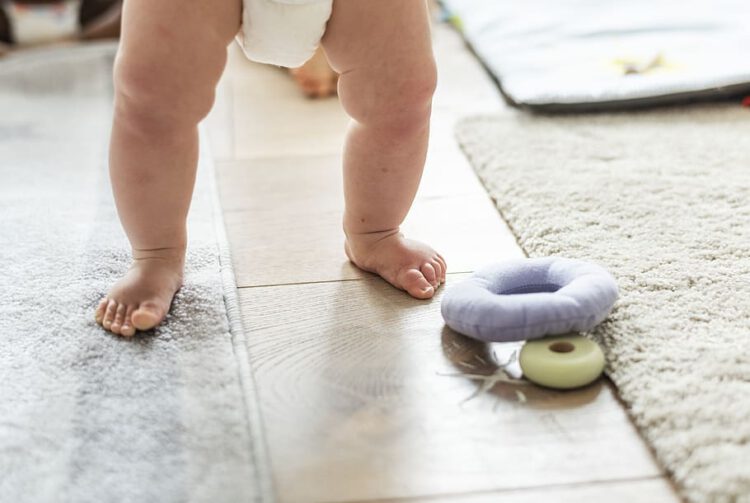 Wanneer eerste babyschoenen