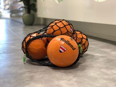 Gratis EK voetbal bij aankoop van kindersneakers