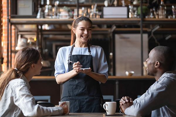 wat-zijn-goede-werkschoenen-voor-horeca-met-anti-slip-zool